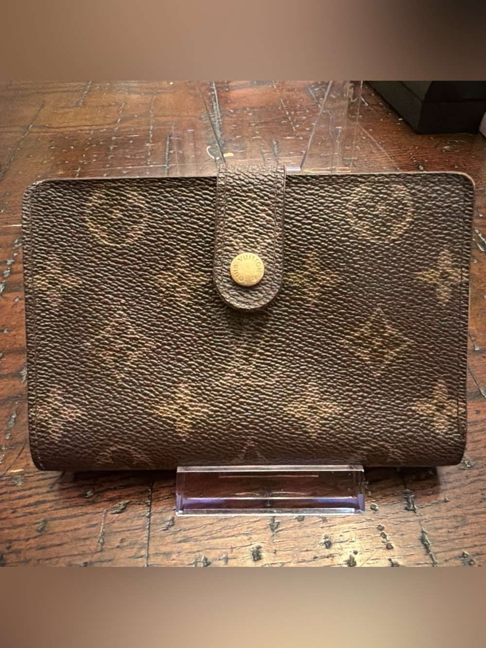 Louis Vuitton Kisslock Wallet in Monogram